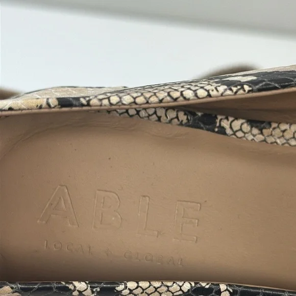 Able Millie Cashew Snake Loafer Size 8.5 - Picture 11 of 14